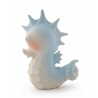 <img class='new_mark_img1' src='https://img.shop-pro.jp/img/new/icons16.gif' style='border:none;display:inline;margin:0px;padding:0px;width:auto;' />Oli&Carol Bubbles the Sea Horse