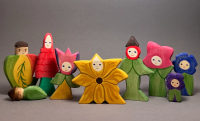<img class='new_mark_img1' src='https://img.shop-pro.jp/img/new/icons1.gif' style='border:none;display:inline;margin:0px;padding:0px;width:auto;' />Wooden doll  flower children
