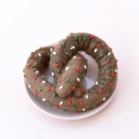 <img class='new_mark_img1' src='https://img.shop-pro.jp/img/new/icons1.gif' style='border:none;display:inline;margin:0px;padding:0px;width:auto;' />Felt Chocolate Pretzel