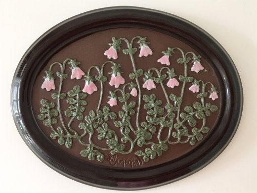 可愛い小さなピンクの花の陶板の壁掛け/ ガブリエル / スウェーデン