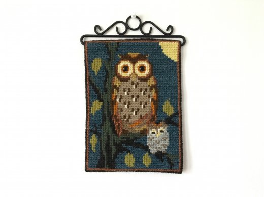 北欧ハンドメイド 伝統刺繍（トゥヴィスト縫い）”フクロウ親子”の