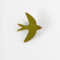 V&A バード・ブローチ　wood swallow（グリーン／木製） 