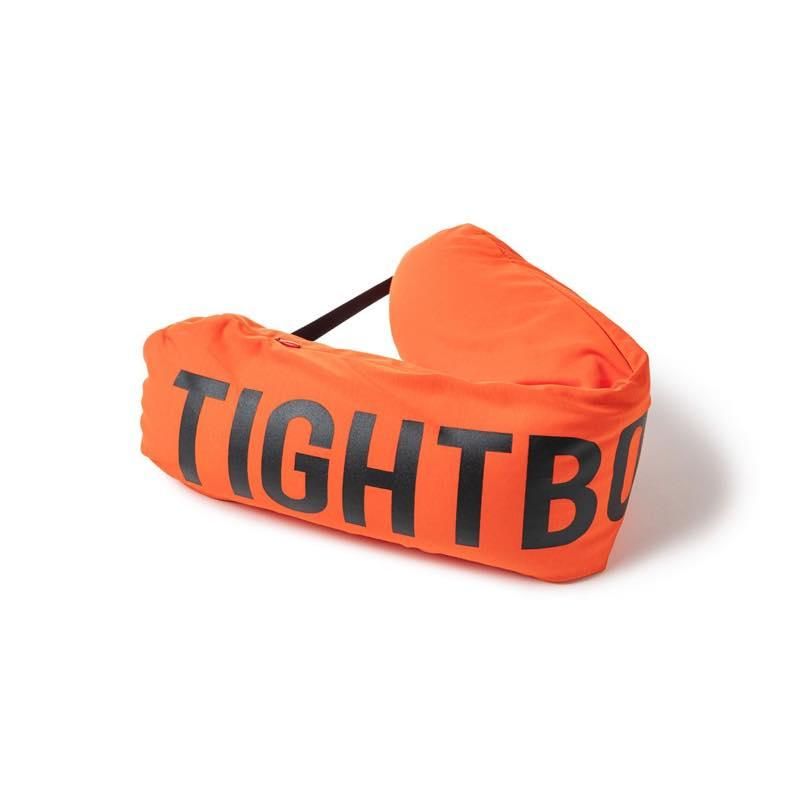LOGO NECK PILLOW - TIGHTBOOTH® タイトブース オフィシャル