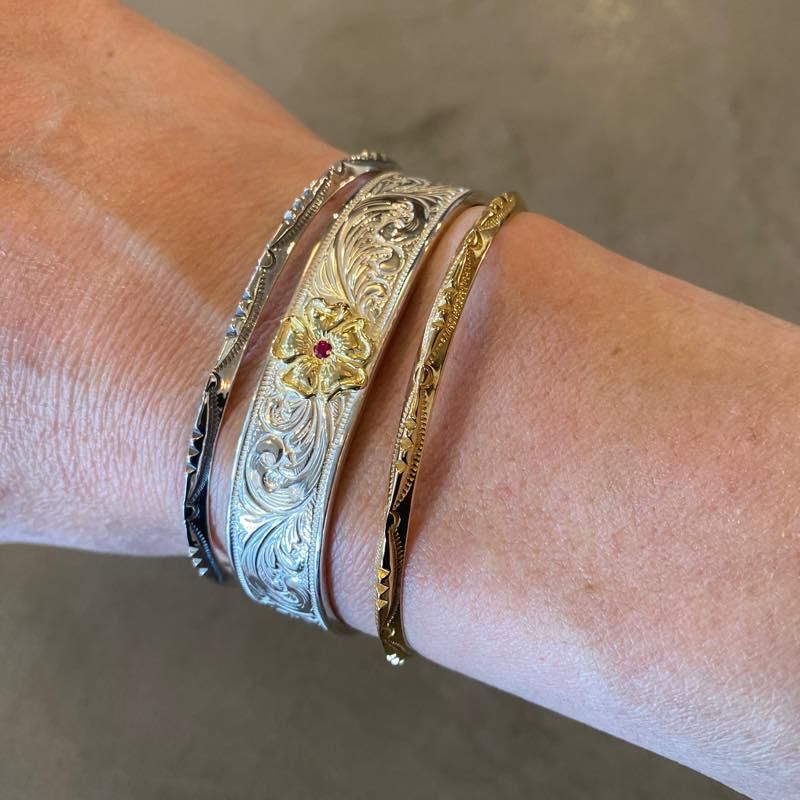 Extra Thin Triangle Bangle -3 Point- | LARRY SMITH - ラリー