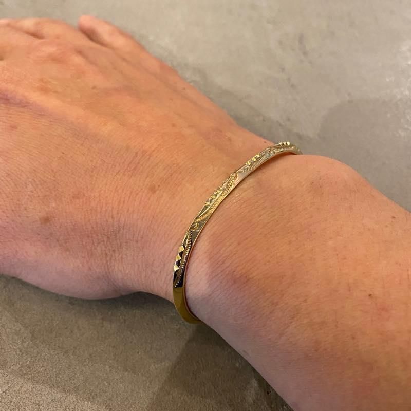 LARRY SMITH EXTRA THIN TRIANGLE BRACELET -3 POINT