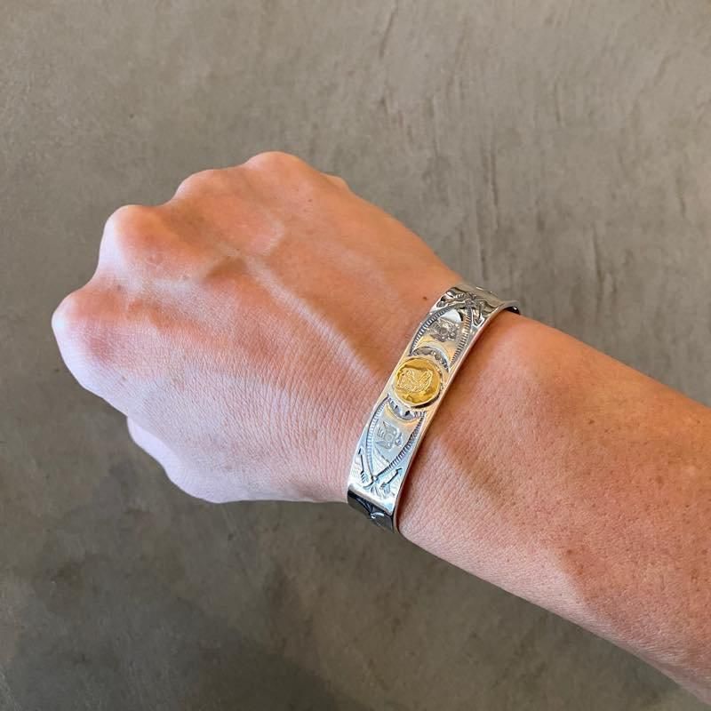18K EAGLE HEAD STAMPED BRACELET | LARRY SMITH - ラリースミス