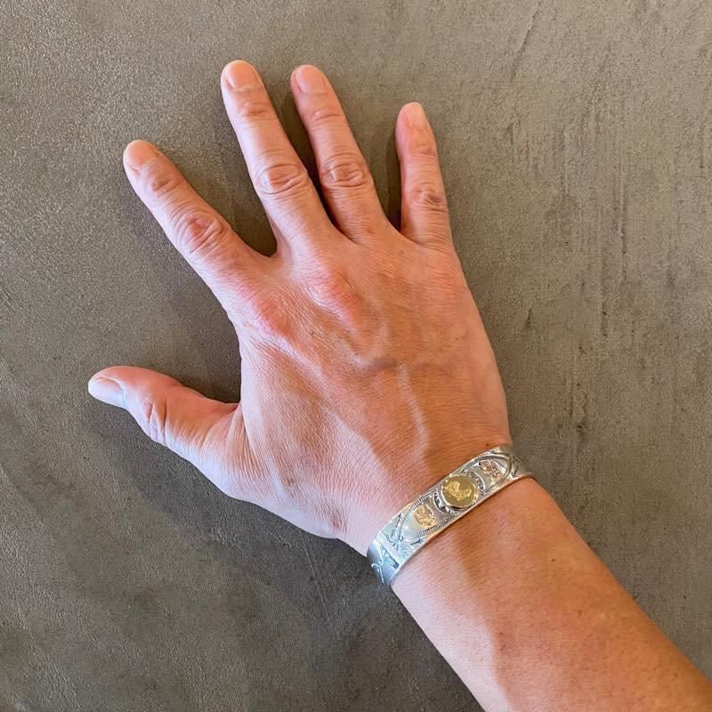 18K EAGLE HEAD STAMPED BRACELET | LARRY SMITH - ラリースミス