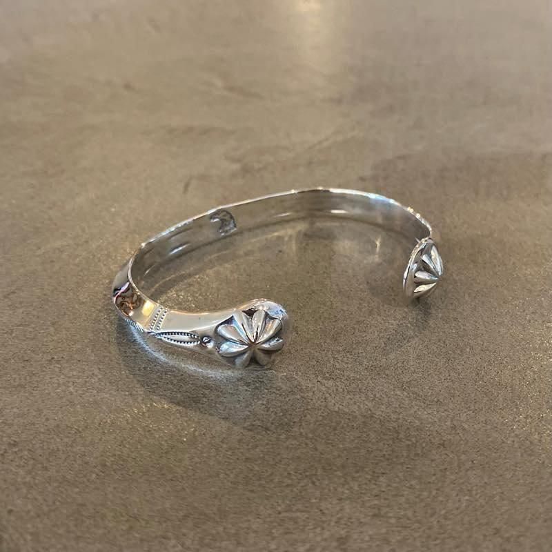 アクセサリー LARRY SMITH TRIANGLE BRACELET SIDE SHELL LARRY SMITH TRIANGLE SIDE SHELL BRACELET – unexpected store