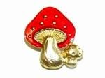 ベニテングタケとカタツムリ ブローチ 【 cuir carameliser クイール キャラメリゼ 】【 メール便 送料無料 】 アクセサリー かわいい きのこ 菌 キノコ メルヘン