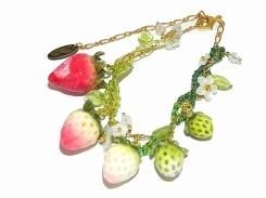 実りゆく苺 ブレスレット (ガラスボトル入り) 【 Wadou-koubou 和道工房 】イチゴ いちご ストロベリー フルーツ 果物 アクセサリー ハンドメイド