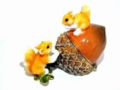 『 どんぐり 』 【 ピィアース Piearth Japan 】アクセサリー ジュエリー ボックス 置物 インテリア かわいい モチーフ オブジェ 団栗 リス 栗鼠