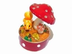 『 きのこ 』 【 ピィアース Piearth Japan 】アクセサリー ジュエリー ボックス 置物 インテリア かわいい モチーフ オブジェ 茸 リス 栗鼠
