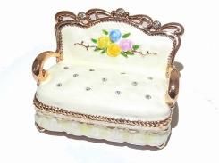 『 ミニチュアソファ ジュエリーボックス 』(ホワイト) 【 ピィアース Piearth Japan 】アクセサリー ジュエリー 椅子 家具 ソファ インテリア かわいい モチーフ オブジェ