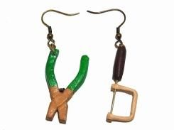 革の糸ノコとペンチ ピアス ( カラー: グリーン )【 もりや ゆか 】 ハンドメイド 手作り レザー ミニチュア DIY 大工道具 のこぎり 鋸