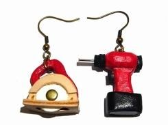 革の丸ノコとインパクト ピアス ( カラー: レッド)【 もりや ゆか 】 DIY ハンドメイド 手作り レザー ミニチュア 大工道具 機械 鋸 のこぎり