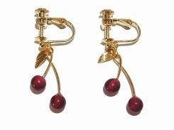 揺れるサクランボ イヤリング 【 Luccica ルチカ】 さくらんぼ 赤 レッド アクセサリー 可愛い 木の実 フルーツ 果物 レディース お洒落