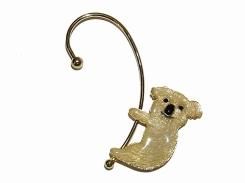 koala イヤーフック 【 Luccica ルチカ 】【 メール便 送料無料 】 アクセサリー コアラ おもしろ カワイイ 個性的 アニマル 動物 レディース プレゼント 女性 ユニーク イヤリング