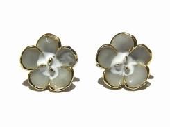 summer flower ピアス (グレー) 【 KaZa カザ 】【 メール便 送料無料 】 アクセサリー カワイイ 花 フラワー ナチュラル 華やか 上品 スタッド おしゃれ ウメ