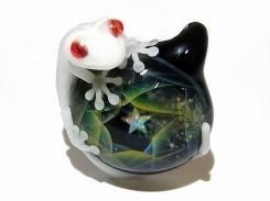 星空と守宮 弐 【 ケンタロー × ノーザンライツ 】ペンダントトップ 白いヤモリとオパール ボロシリケイトガラス 職人 作家 蛙 かえる フロッグ 一点 芸術 個性的
