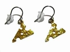 チーズ ピアス 【 thuthu appetizing accessories / nupi 】 ハンドメイド 真鍮 アクセサリー かわいい メルヘン おしゃれ シンプル 絵本 フック