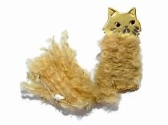 ねこのしっぽ ブローチ (ゴールド)【 Luccica ルチカ 】【 メール便 送料無料 】 アクセサリー 異素材 毛糸 ふわふわ 猫じゃらし 顔 cat キャット 猫 誕生日 プレゼント 女性