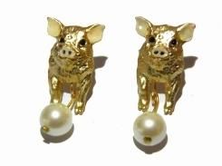 Pink Pig ピアス 【 Luccica ルチカ 】【 メール便 送料無料 】 ブタ 豚 ぶた アクセサリー おもしろ かわいい 個性的 アニマル 動物 誕生日 プレゼント 女性 イヤリング
