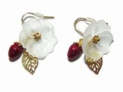 cilek ピアス 【 Luccica ルチカ 】【 メール便 送料無料 】 苺 いちご 花 ストロベリー フルーツ 果物 かわいい アクセサリー プレゼント 誕生日 20代 30代 女性