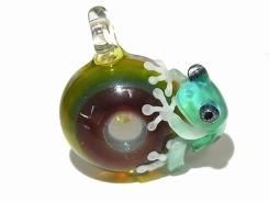 カエル アクセサリー ガラス 『 月虹 (げっこう) 七 』【 kengtaro ケンタロー 】 蛙 フロッグ モチーフ 作家 芸術 個性的 チャーム お洒落