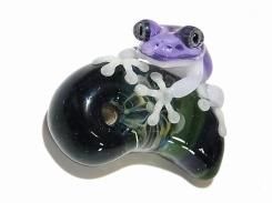 カエル アクセサリー 『 勾玉 (マガタマ) 十一 ペンダントトップ 』【 kengtaro ケンタロー 】 勾玉 蛙 ガラス 作家 フロッグ