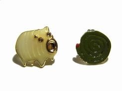 蚊取り線香 ピアス 【 Luccica ルチカ 】 【 メール便 送料無料 】 アクセサリー 動物 アニマル ブタ 豚 個性的 カワイイ 誕生日 プレゼント
