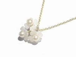 お花とパールのネックレス 【 Luccica ルチカ 】【メール便送料無料】花 フラワー パール アクセサリー ハンドメイド フェミニン 誕生日 プレゼント 女性 雑貨