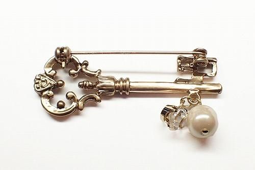 antique key ブローチ 【 Luccica ルチカ 】【 メール便 送料無料