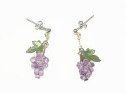 葡萄 ピアス (カラー:パープル) 【 KaZa カザ 】【メール便 送料無料 】 アクセサリー カワイイ 木の実 ぶどう 植物 エレガント ナチュラル