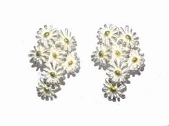 マーガレット・モブ ピアス (ホワイト) 【 Palnart Poc パルナートポック 】【 メール便 送料無料 】 花 フラワー 誕生日 プレゼント 女性 雑貨 スタッド かわいい おしゃれ