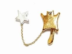モモンガ ピンブローチ 【 Luccica ルチカ 】【メール便送料無料】 アクセサリー 個性的 おもしろ かわいい レディース アニマル 動物 キュート 星 スター 誕生日 プレゼント 女性 雑貨