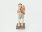 どうぶつだっこ (たぬき)  【にしだ みき ・陶芸】貍タヌキを抱っこする少年の陶器の人形