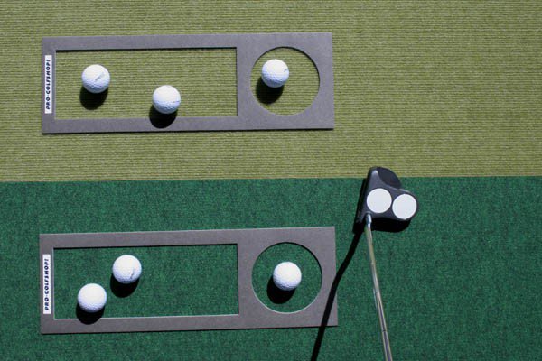 ゴルフ練習器具・距離感マスターカップ/二つの異なるマット