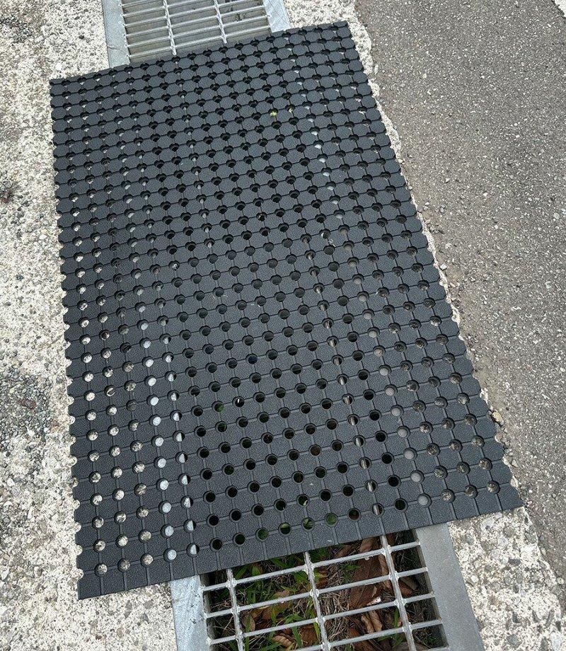 防滑・水はけゴムマット BLACK DRY(ブラックドライ)45cm×90cm 防滑・水はけゴムマット BLACK DRY(ブラックドライ)45cm×90cm