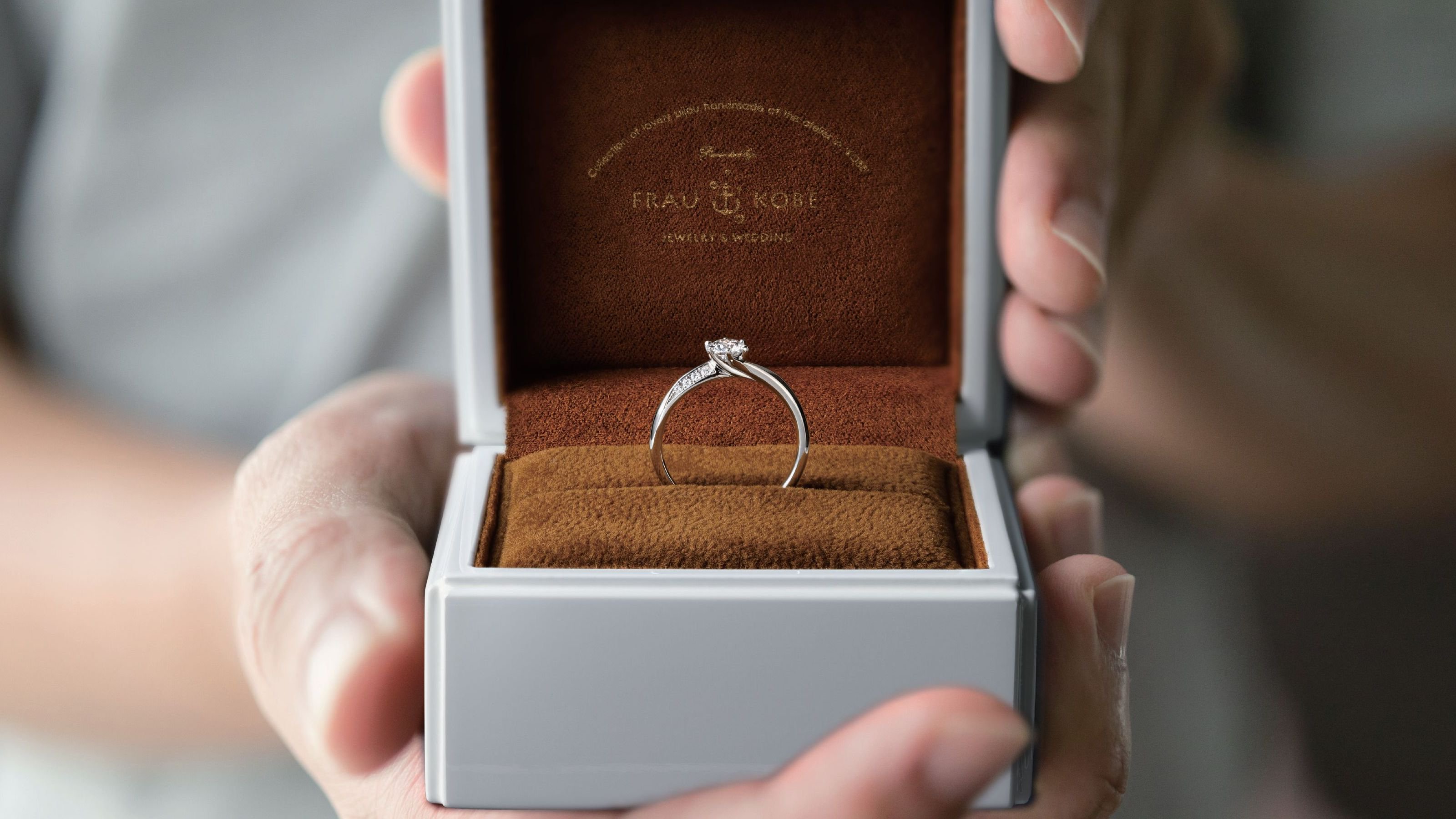 お急ぎ発送・即日発送できるエンゲージ・婚約指輪のフラウコウベ公式通販サイトFRAU KOBE on-line shop -