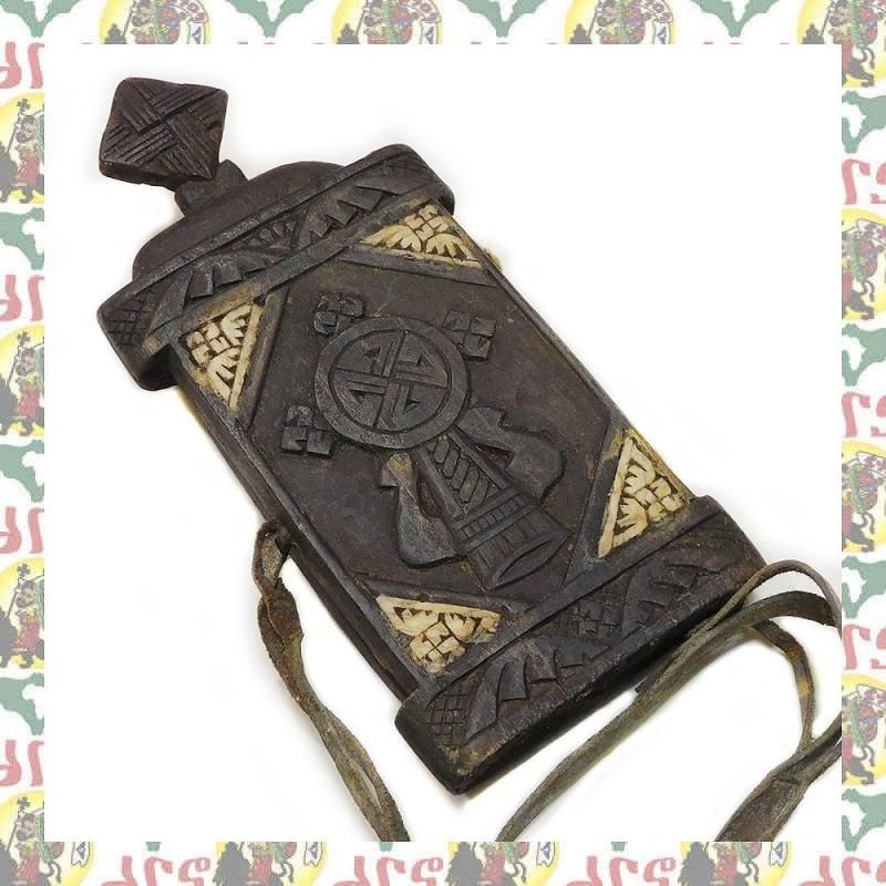 エチオピアの木彫りと石彫りイコン