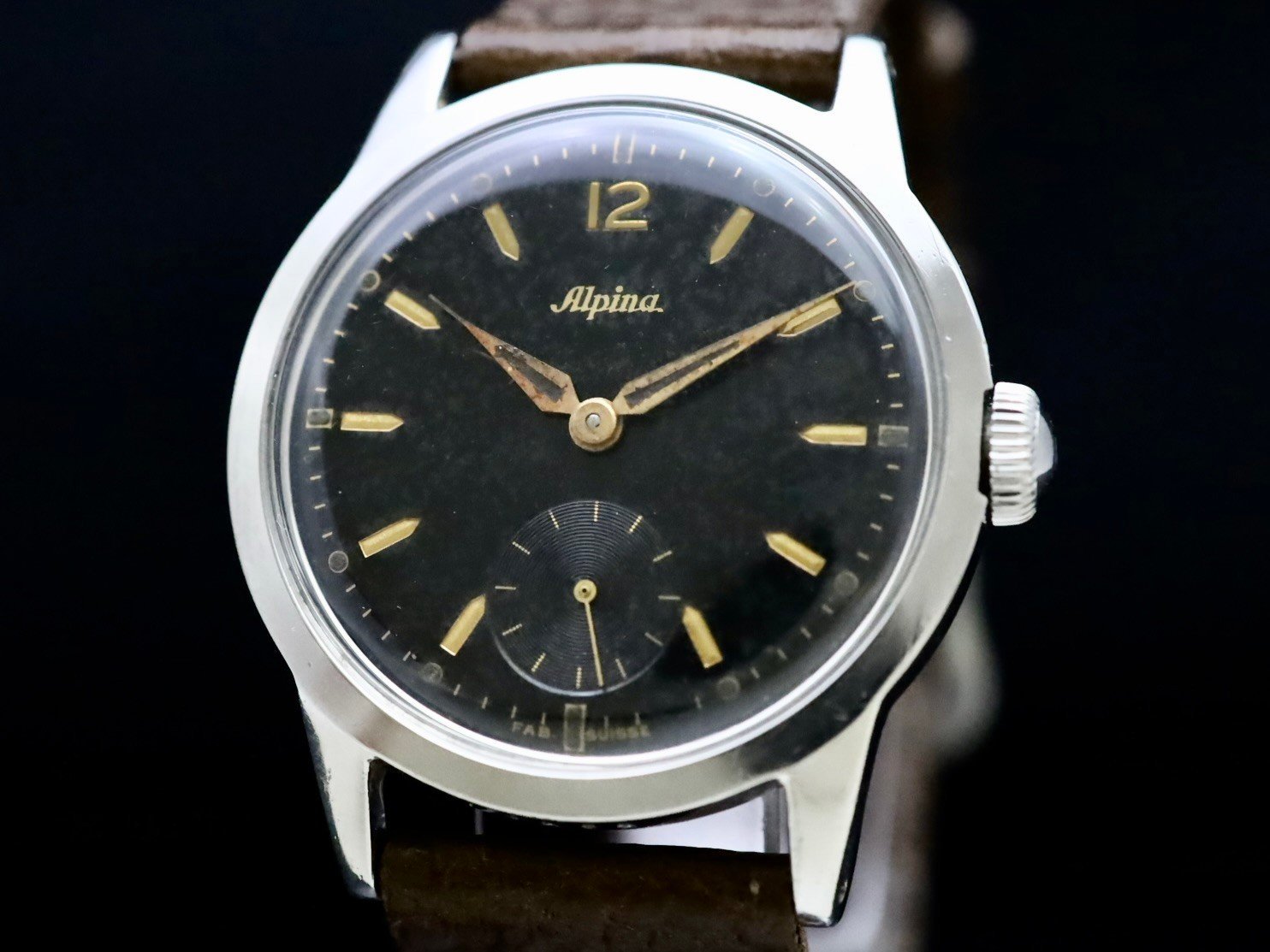 Alpina / BLACK GILT DIAL, BULLET INDEX 1940'S