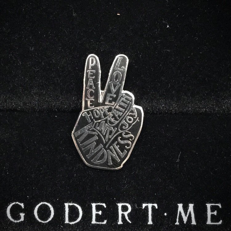 GODERT・ME ピンバッヂ Peace-hand-silver - antiquecufflinkslimited