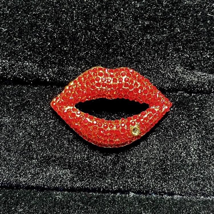 【美品】フランスアンティーク MR赤ハンドステッチ フリルカバー[3313] La deco ラ・デコ ビーズ 刺繍デザインクッションカバー