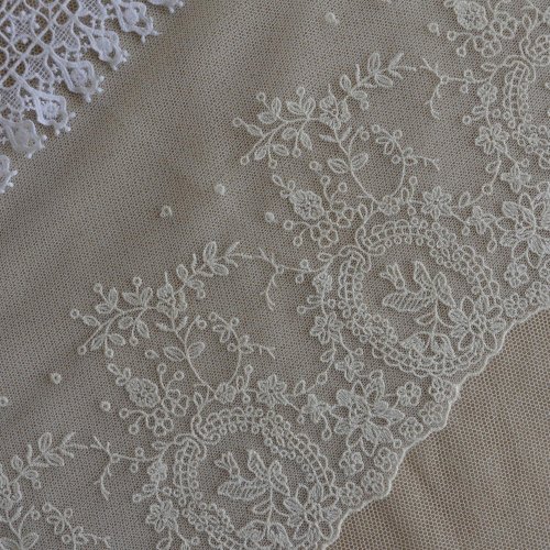 綿刺繍チュール　17ｃｍ幅