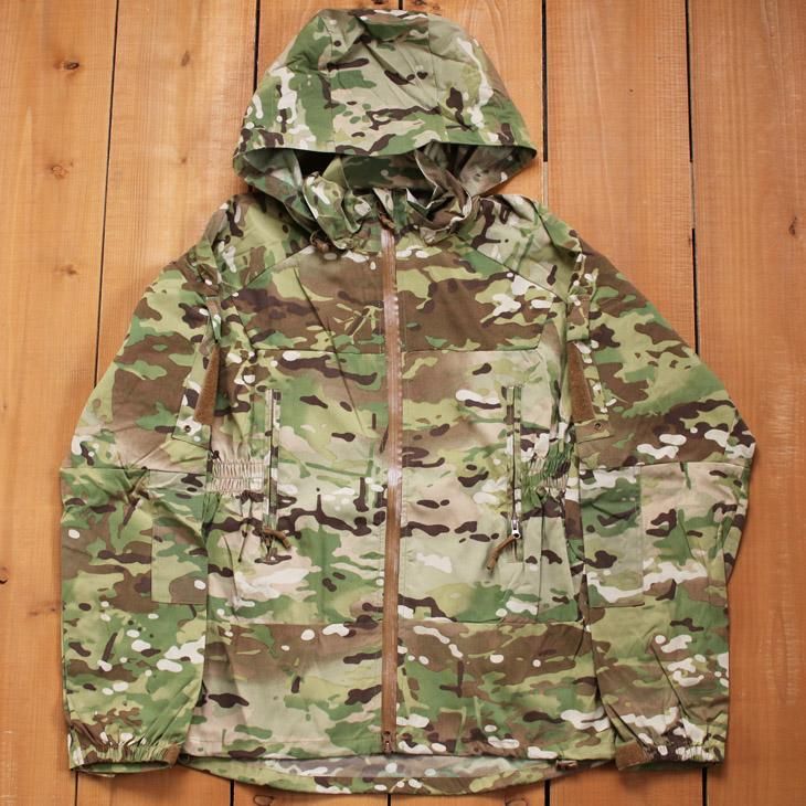 【極美品】ソフトシェルジャケット　BATT HOODED SOFTSHELL