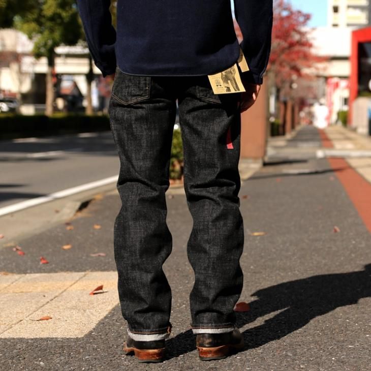 TROPHY CLOTHING ブラックデニム TROPHY CLOTHING - 1908 W KNEE NARROW BLACKIE DENIM - CANVAS