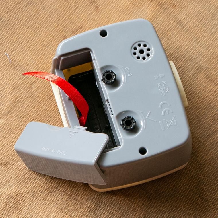 kikkerland classic alarm clock