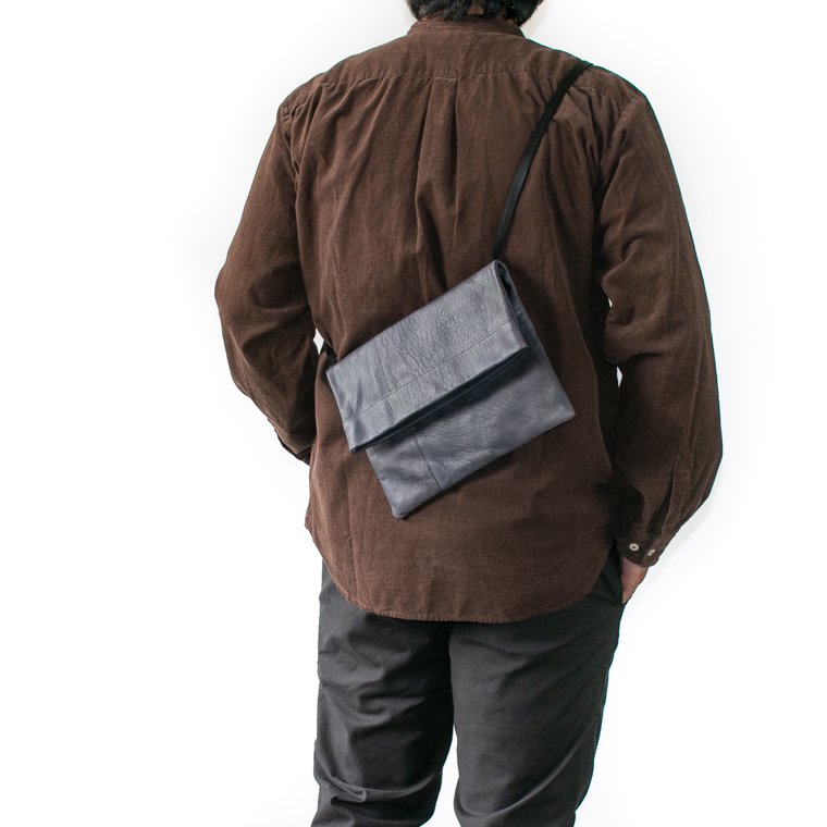 モト LEATHER & SILVER MOTO サコッシュ BAG24