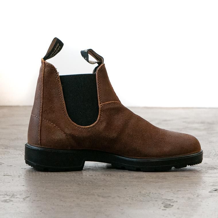 BLUNDSTONE