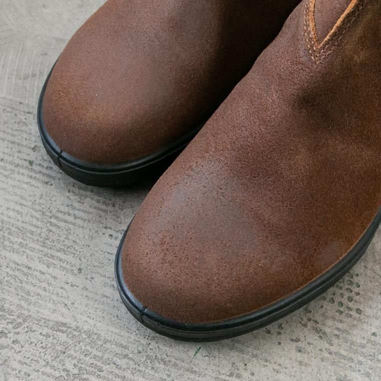 BLUNDSTONE